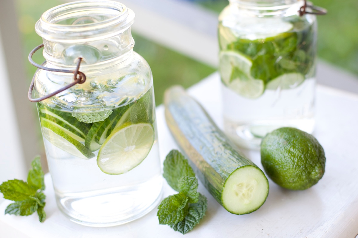 Agua de pepino y limon